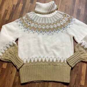 a.n.a women’s cream/tan turtleneck sweater. Size M
